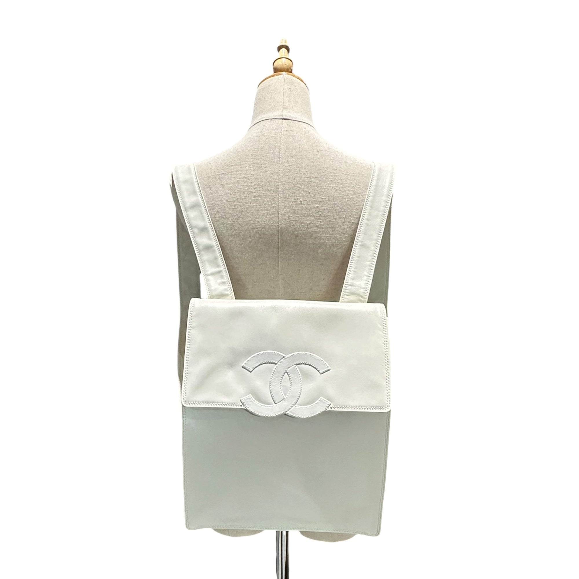 CHANEL(シャネル) 2000's CC Logo Lambskin Square Backpack ココマーク ラムスキン スクエア リュック ホワイト 600万台 バックパック