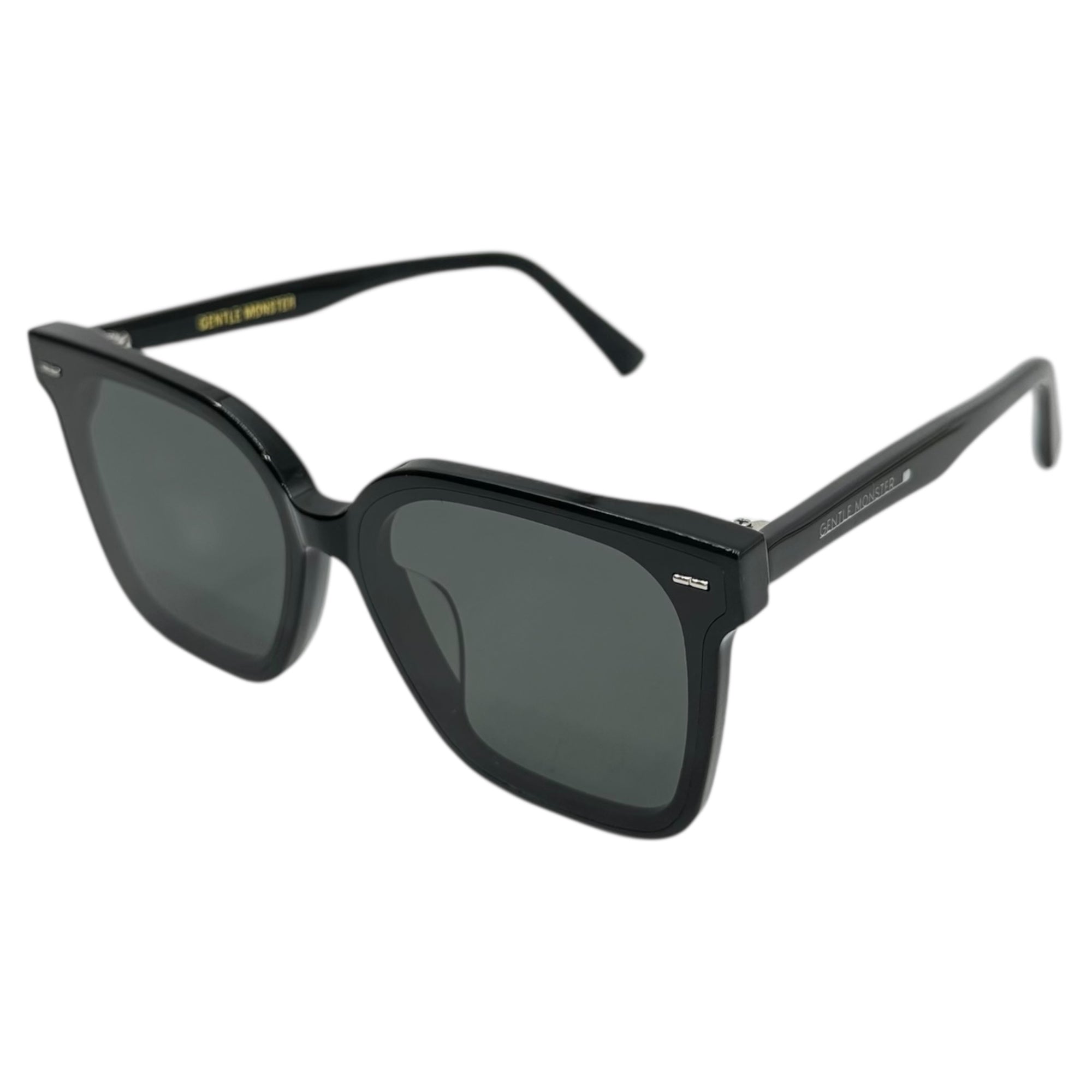 GENTLE MONSTER ブラック サングラス ケース付き 美品】GENTLE MONSTER Herブラックサングラス ケース付き - メルカリ