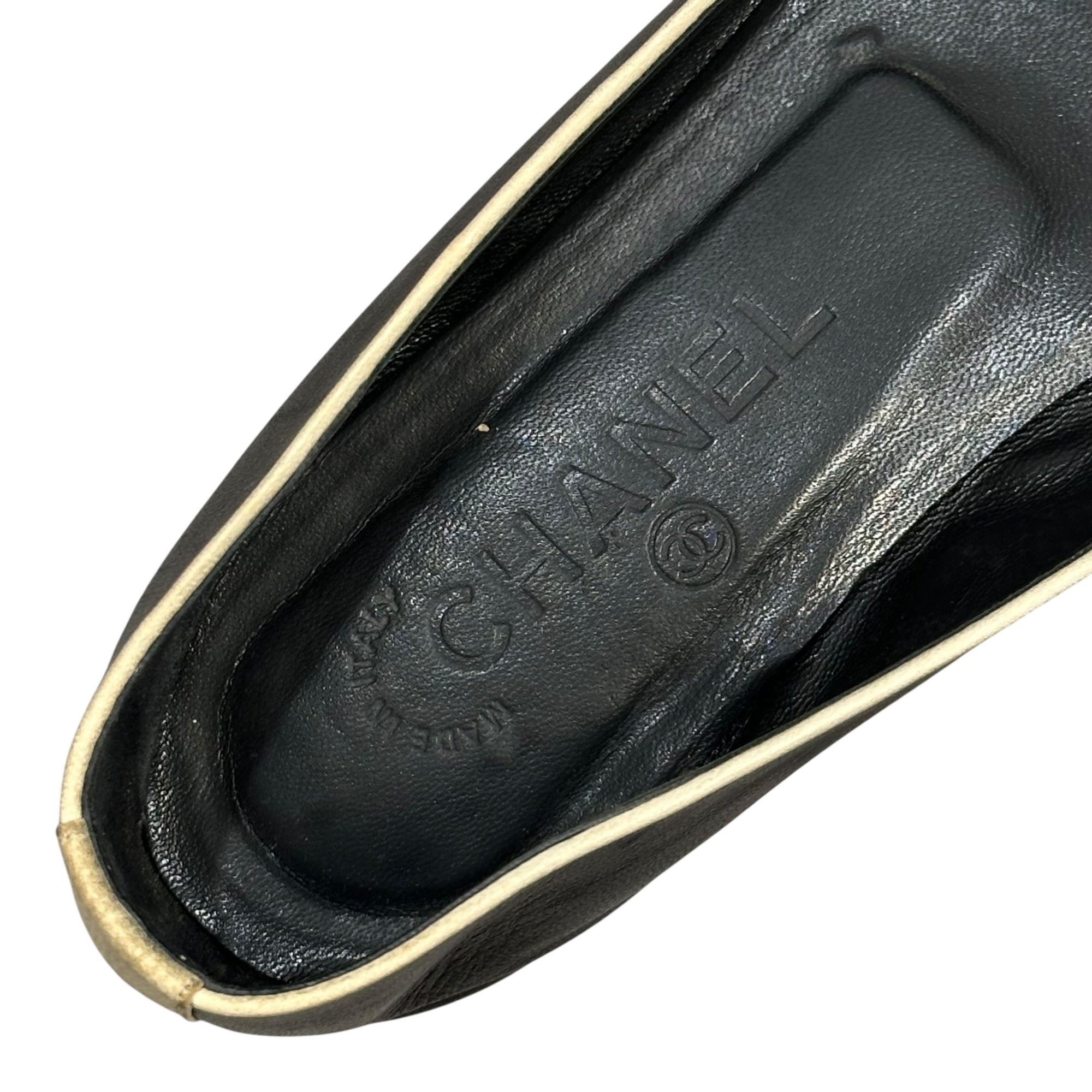 CHANEL(シャネル) Coco Stitch Two-Tone Flat Pumps ココ ステッチ バイカラー フラット パンプス 靴 37 1/2 C ブラック×アイボリー