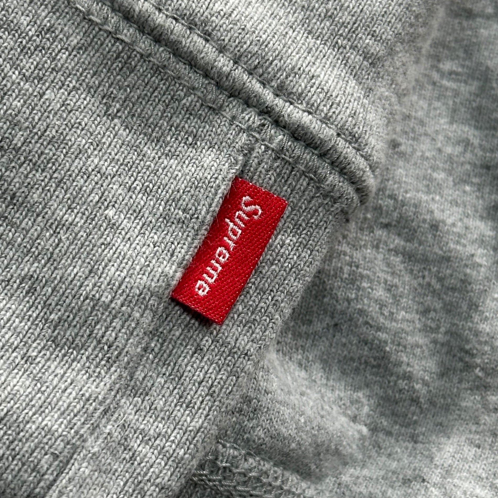 SUPREME(シュプリーム) 21AW KAWS Chalk Logo Hooded Sweatshirt  カウズ チョーク ロゴ フーデッド スウェット パーカー M グレー×ブラック