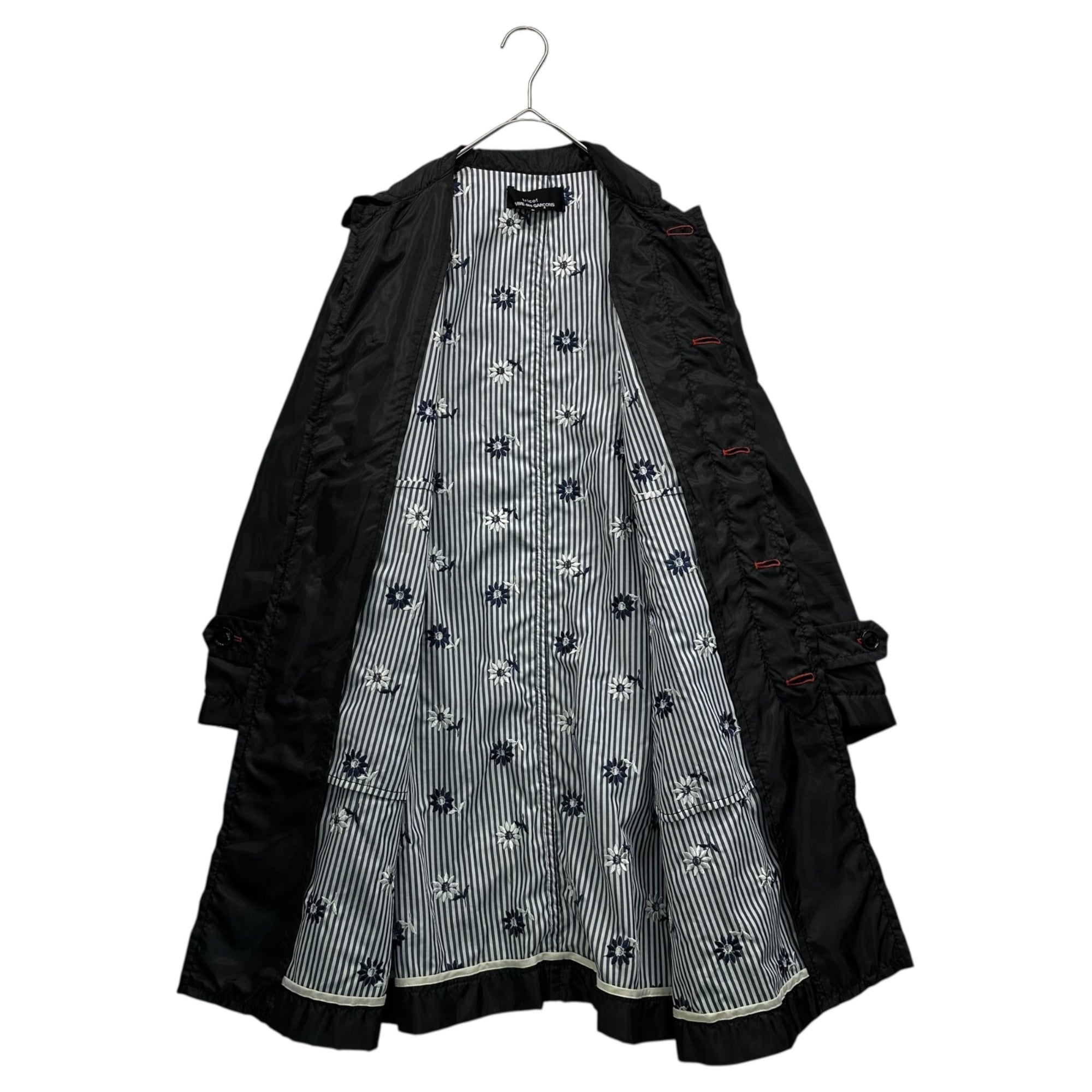 tricot COMME des GARCONS(トリココムデギャルソン) 12SS Inner Stripe × Floral Embroidery Polyester Coat インナー ストライプ × 花 刺繍 ポリ 比翼 コート TI-C003 S ブラック AD2011