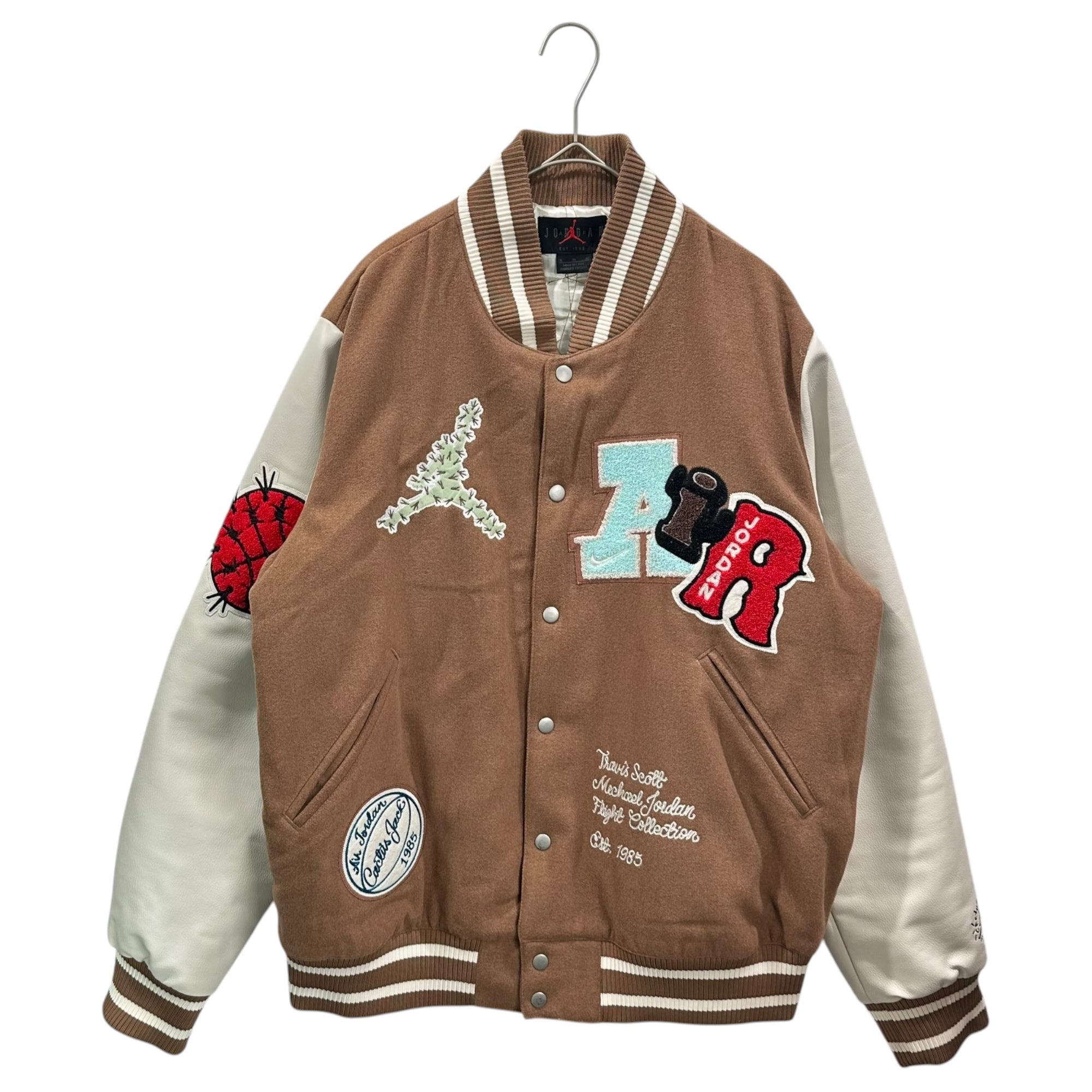 NIKE×Travis Scott(ナイキ×トラヴィススコット) Travis Scott Varsity Jacket バーシティ ジャケット DO4103-256 XL ブラウン×ホワイト スタジャン ワッペン コラボ