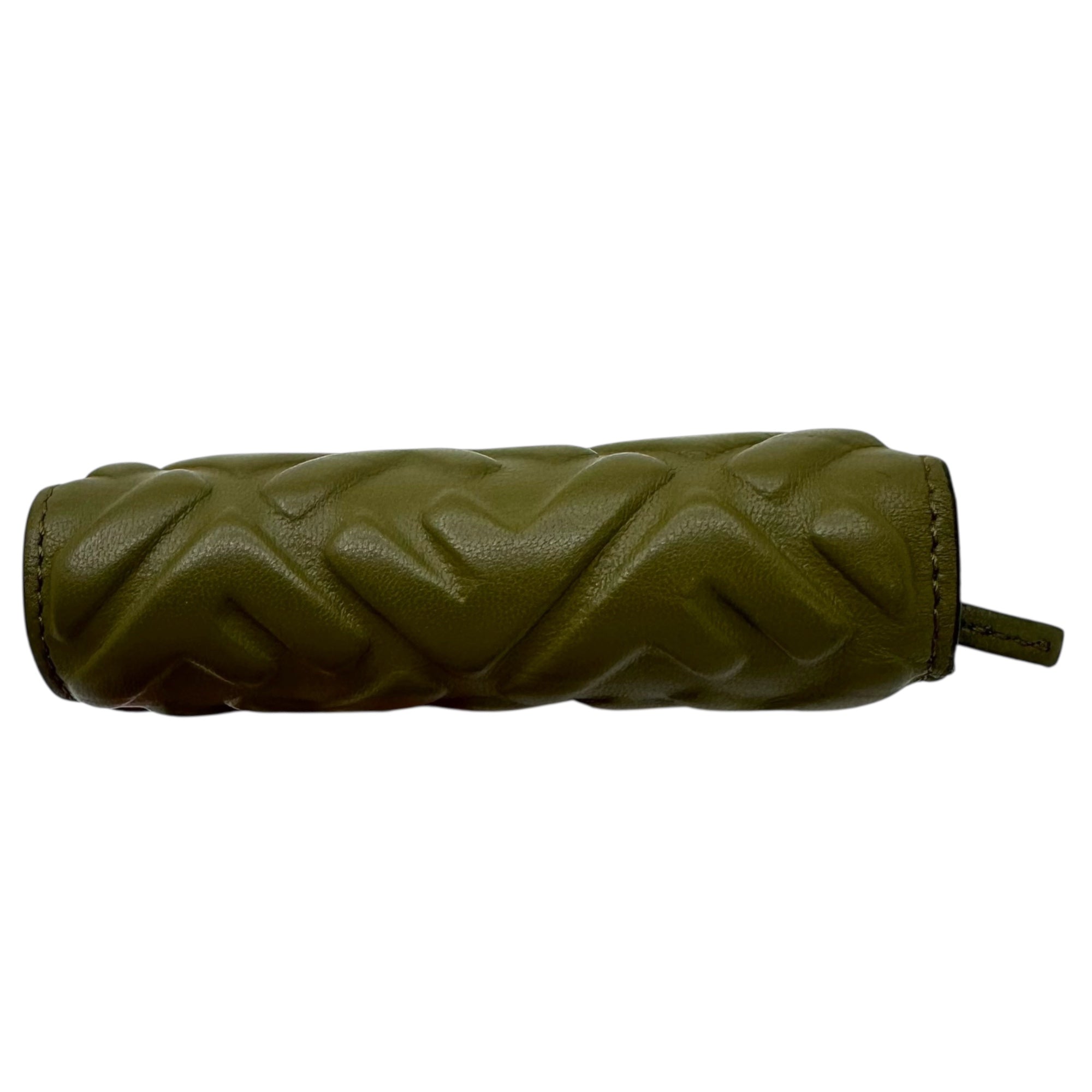 FENDI(フェンディ) BAGUETTE バゲット FF エンボス ロゴ ミニ ウォレット 8M0420 AAJD カーキ 二つ折り 財布 ナッパレザー