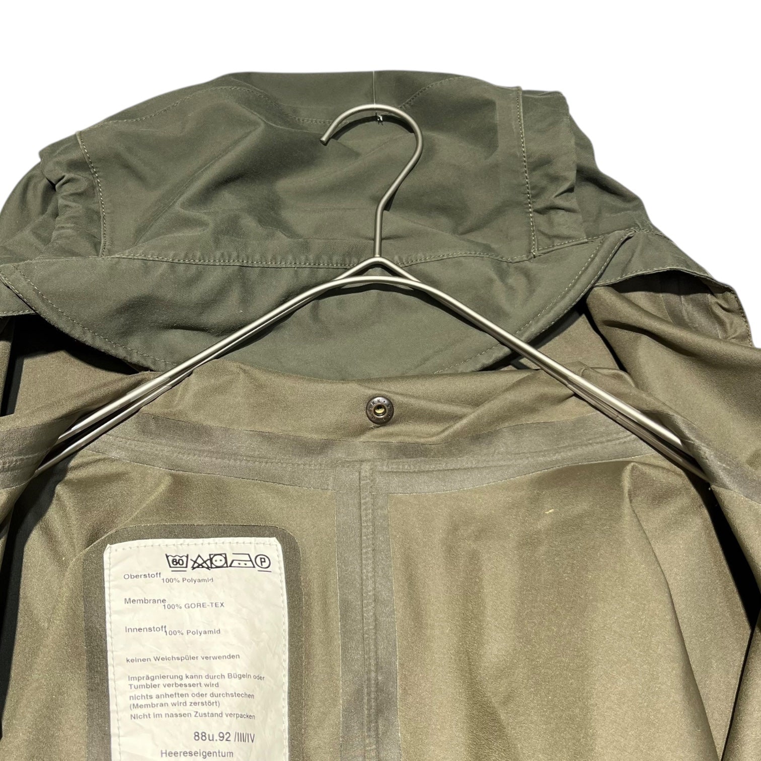 MILITARY(ミリタリー) Austrian Army Ripstop Gore-Tex Jacket オーストリア軍 リップストップ ゴアテックス ジャケット 88u.92 III/IV XL程度 カーキ