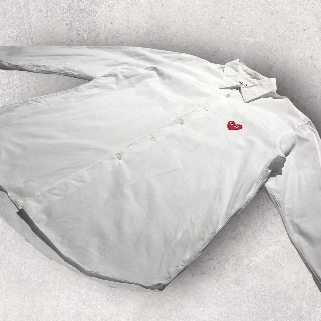 PLAY COMME des GARCONS(プレイコムデギャルソン) オーバーサイズハートロゴシャツ AZ-B002 M ホワイト AD2007