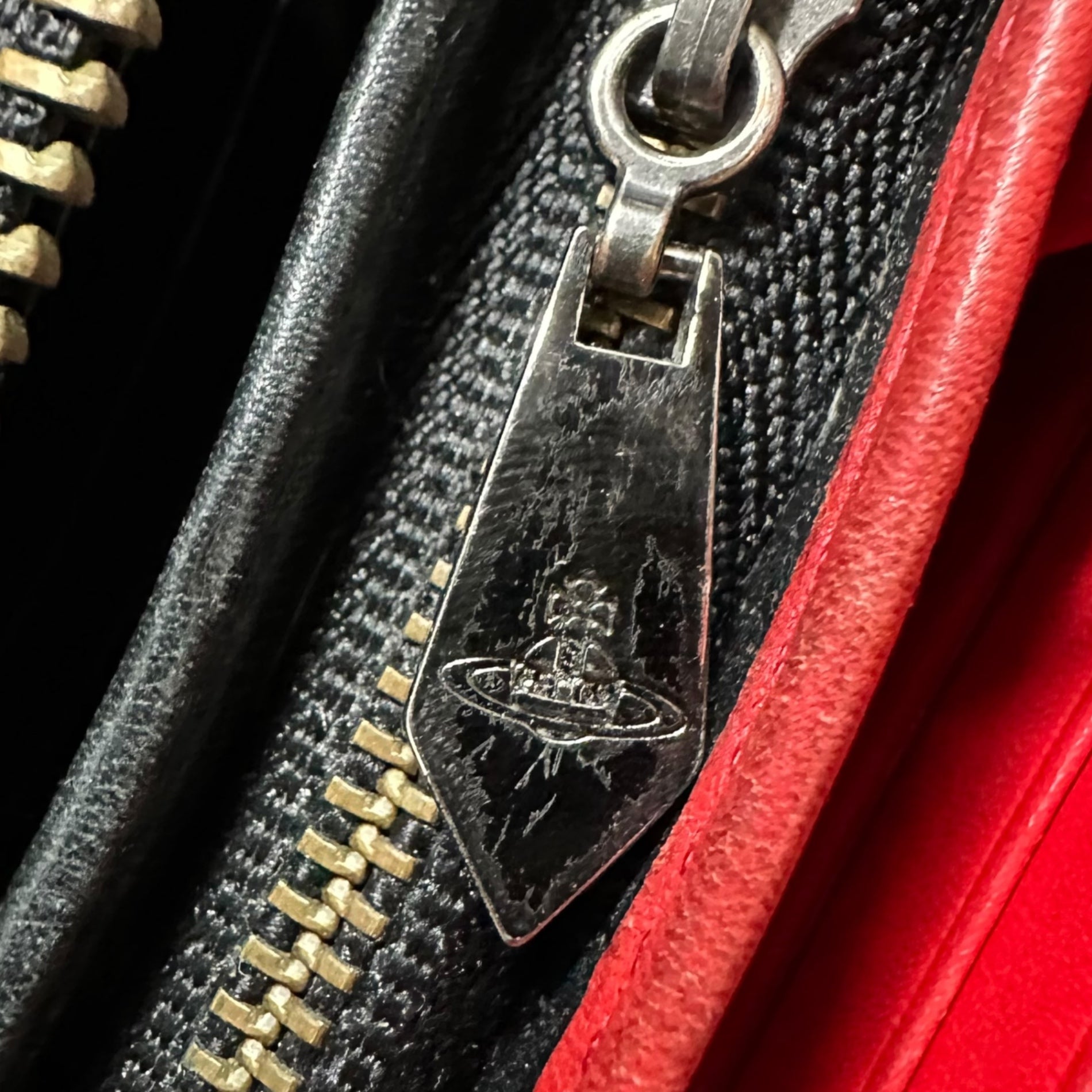 Vivienne Westwood(ヴィヴィアンウエストウッド)  Fringe long  orb logo wallet フリンジ オーブロゴ 長財布 ブラック