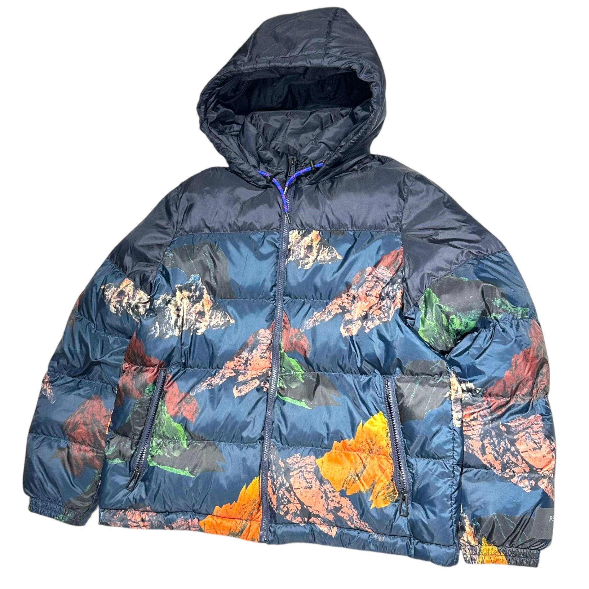 PAUL SMITH(ポールスミス) 20AW ”Into The Wild” Graphic Nylon Hooded Padded Jacket グラフィック ナイロン フーデット 中綿 ジャケット PY-99184*-77010 M ネイビー×ブラック Collage Mountain