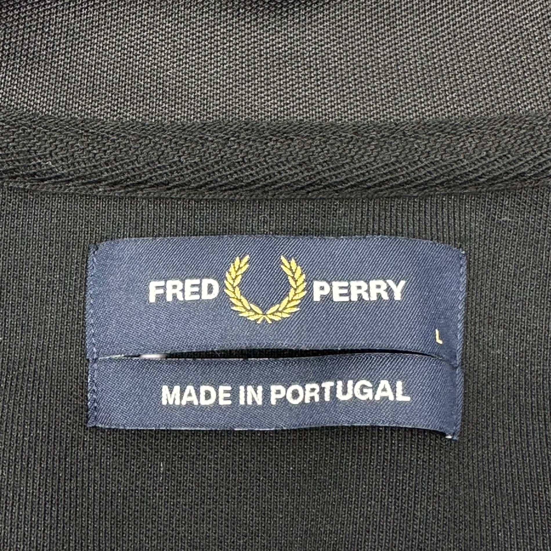 FRED PERRY(フレッドペリー) CONTRAST TAPE TRACK JACKET コントラスト テープ トラック ジャケット J5557/Q27/01980/427 L ブラック×ゴールド