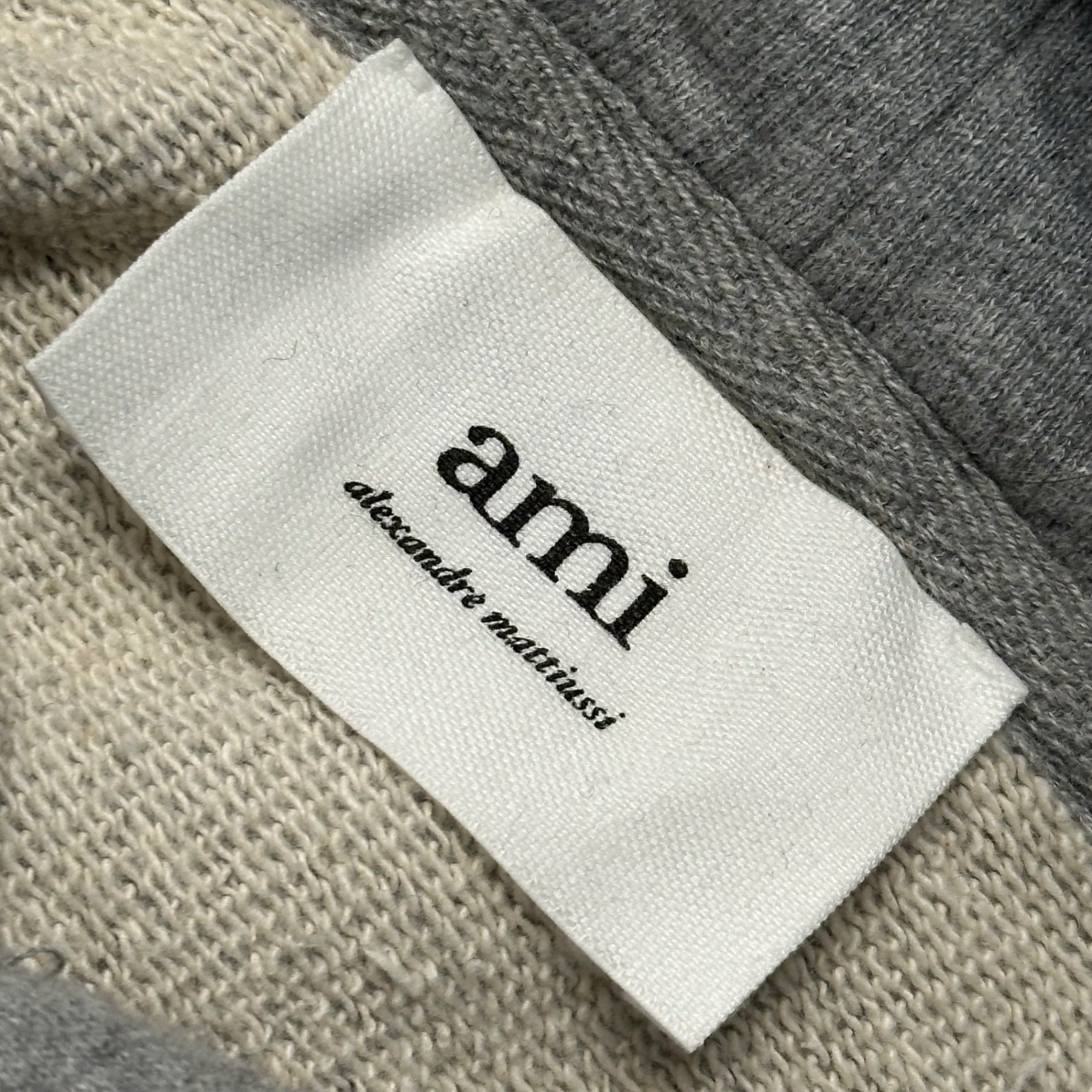 ami alexandre mattiussi(アミアレクサンドルマテュッシ) 24SS SMALL RED AMI DE COEUR HOODIE ハート ロゴ 刺繍 プルオーバー パーカー BFUSW200.730 L ライトグレー AMI PARIS