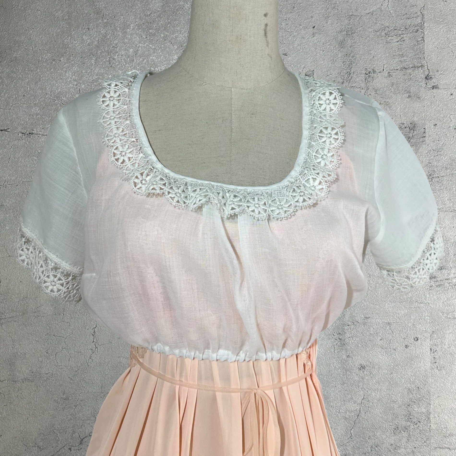 Euro vintage(ヨーロッパヴィンテージ) lace tirol shortblouse レースのチロルショートブラウス /ウエストゴム/レースに一部破れ有 S~M程度 ホワイト