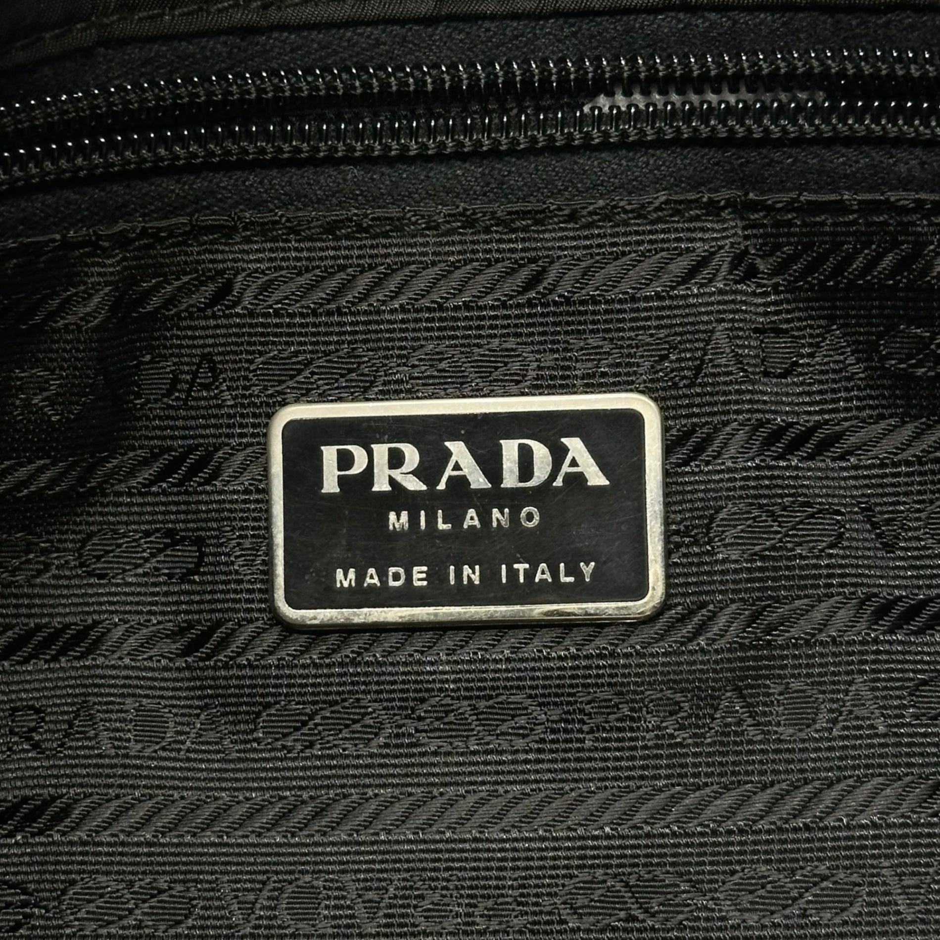 PRADA(プラダ) BORSA A TRACOLLA Messenger Bag ナイロン メッセンジャー バッグ VI158M ブラック ショルダー バッグ