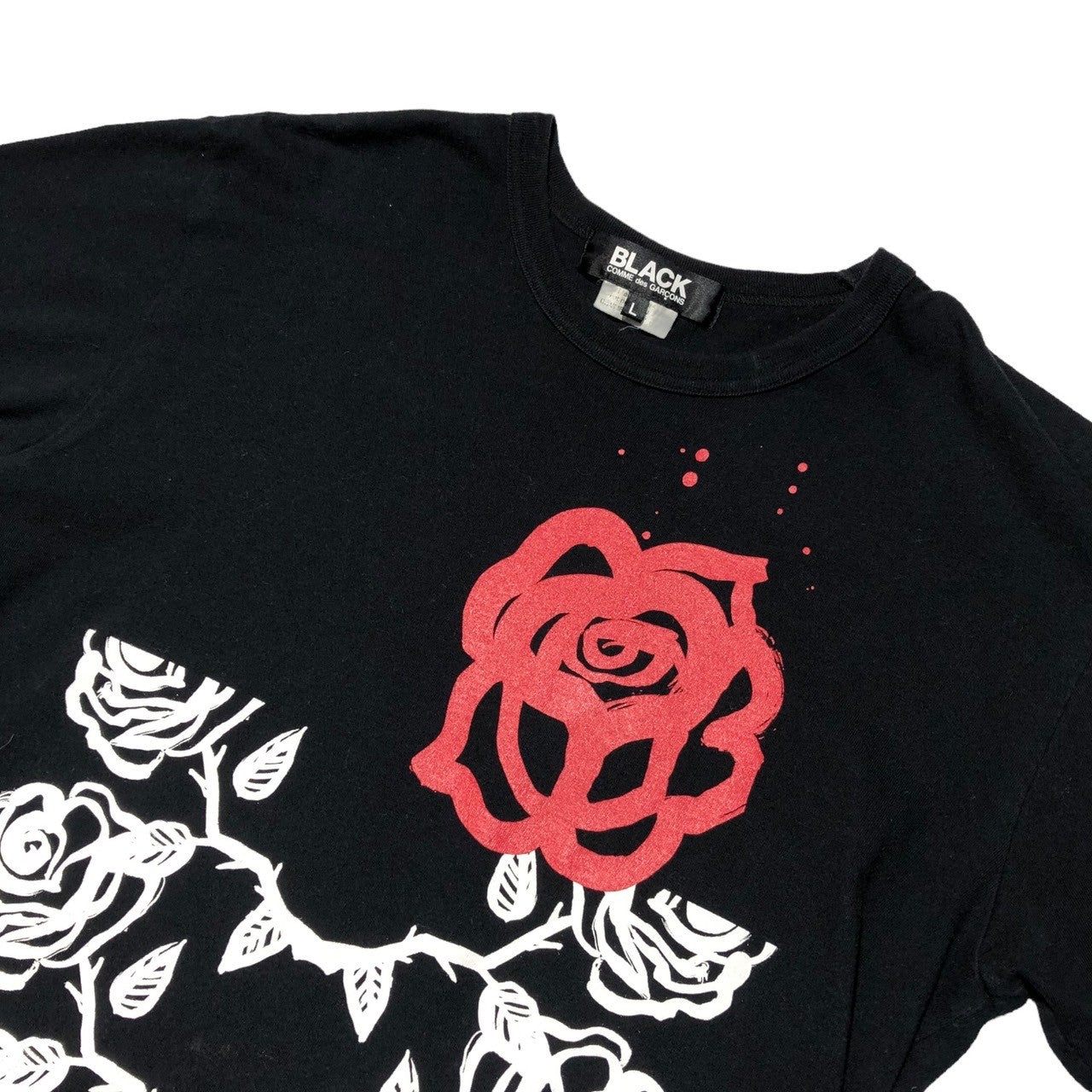 BLACK COMME des GARCONS(ブラックコムデギャルソン) 17AW rose print t-shirt 薔薇 プリント Tシャツ  1T-T005 SIZE L ブラック×レッド×ホワイト AD2017