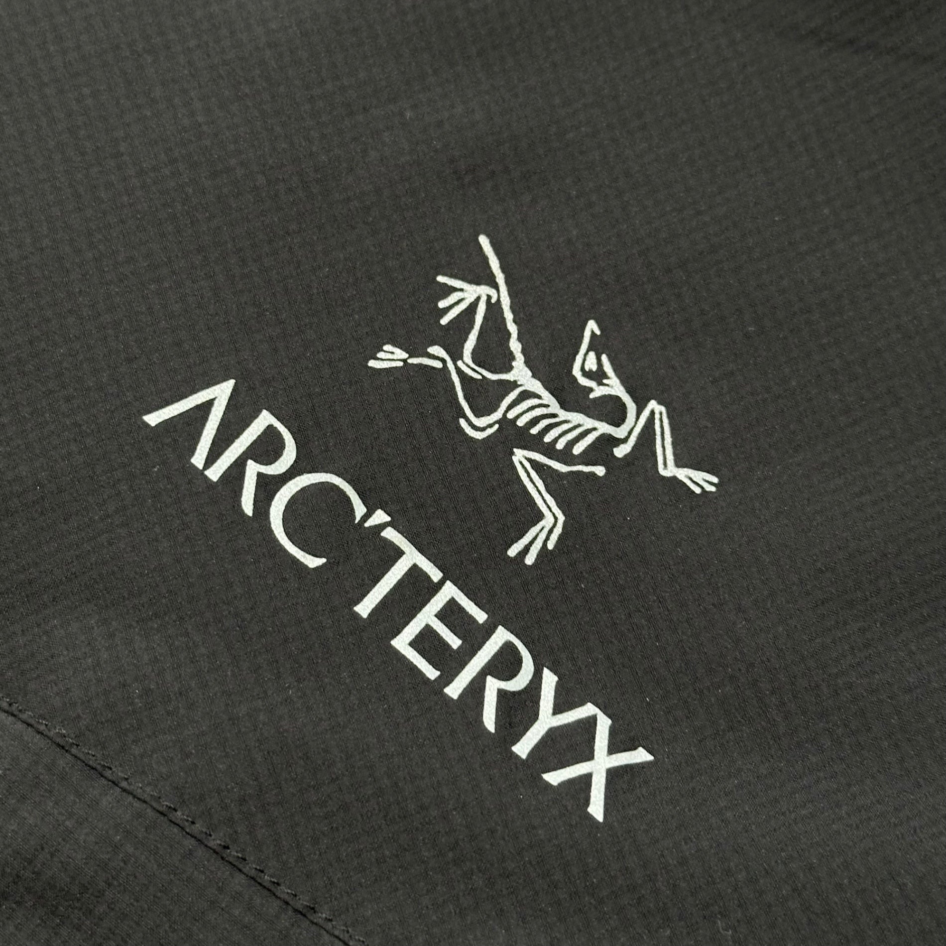 ARC'TERYX(アークテリクス) ATOM LT HOODY MEN'S アトム フーディ 中綿 24477-117560 L ブラック