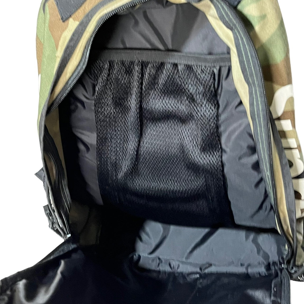 SUPREME(シュプリーム) 14SS BACKPACK ボックパック カモフラ デイパック リュック ロゴ カーキ×ブラック プリント割れ有