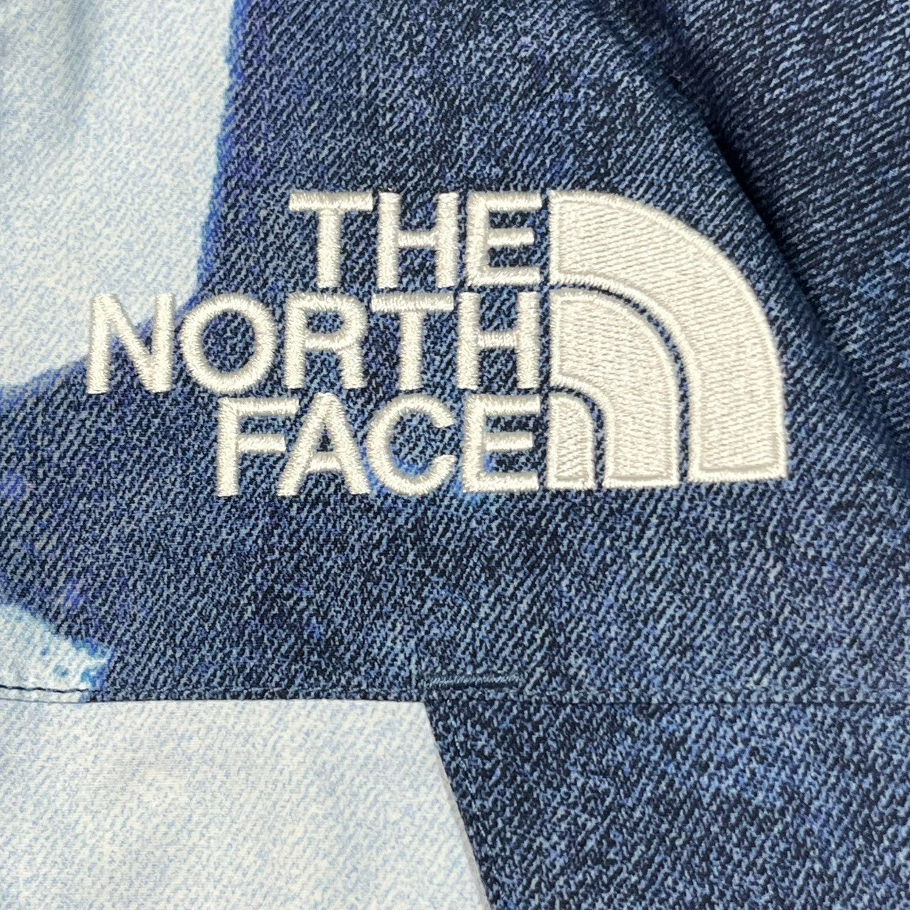 SUPREME×THE NORTH FACE(シュプリーム×ザノースフェイス) 21AW Bleached Denim Print Mountain Jacket ブリーチド デニム マウンテン ジャケット マウンテンパーカー NP52100I S スカイブルー