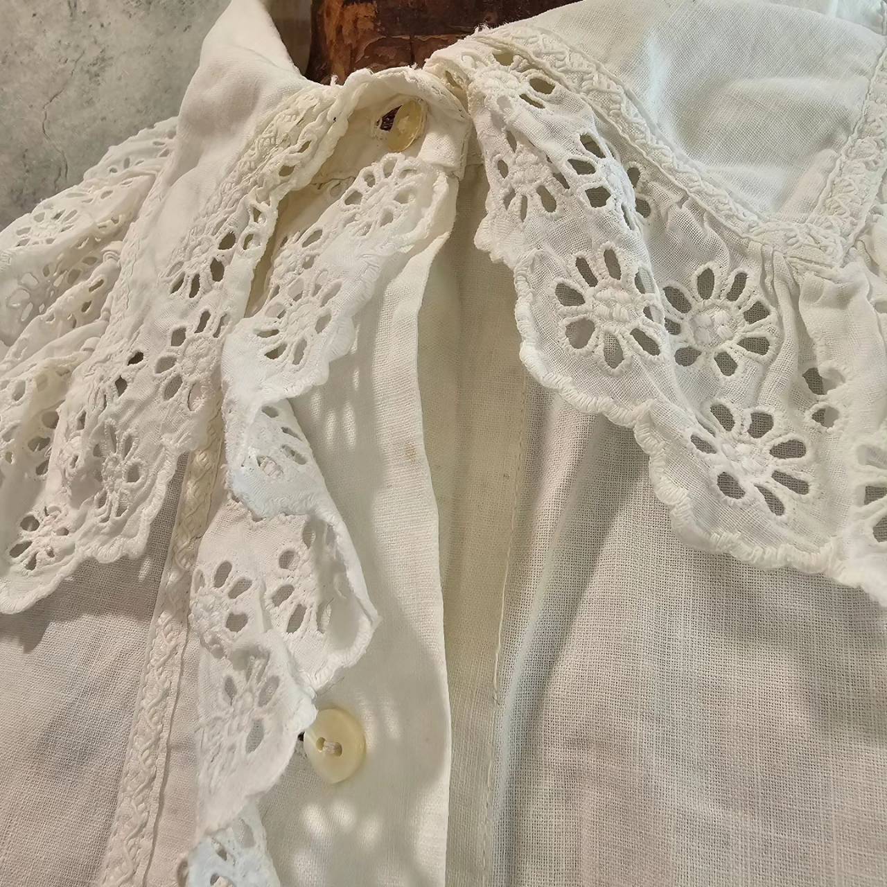 Euro Vintage(ヨーロッパヴィンテージ) tournesol_10'~20's french cotton floral embroidery blouse/フレンチコットン花刺繍ブラウス 表記なし(Mサイズ程度) ホワイト 貝ボタン