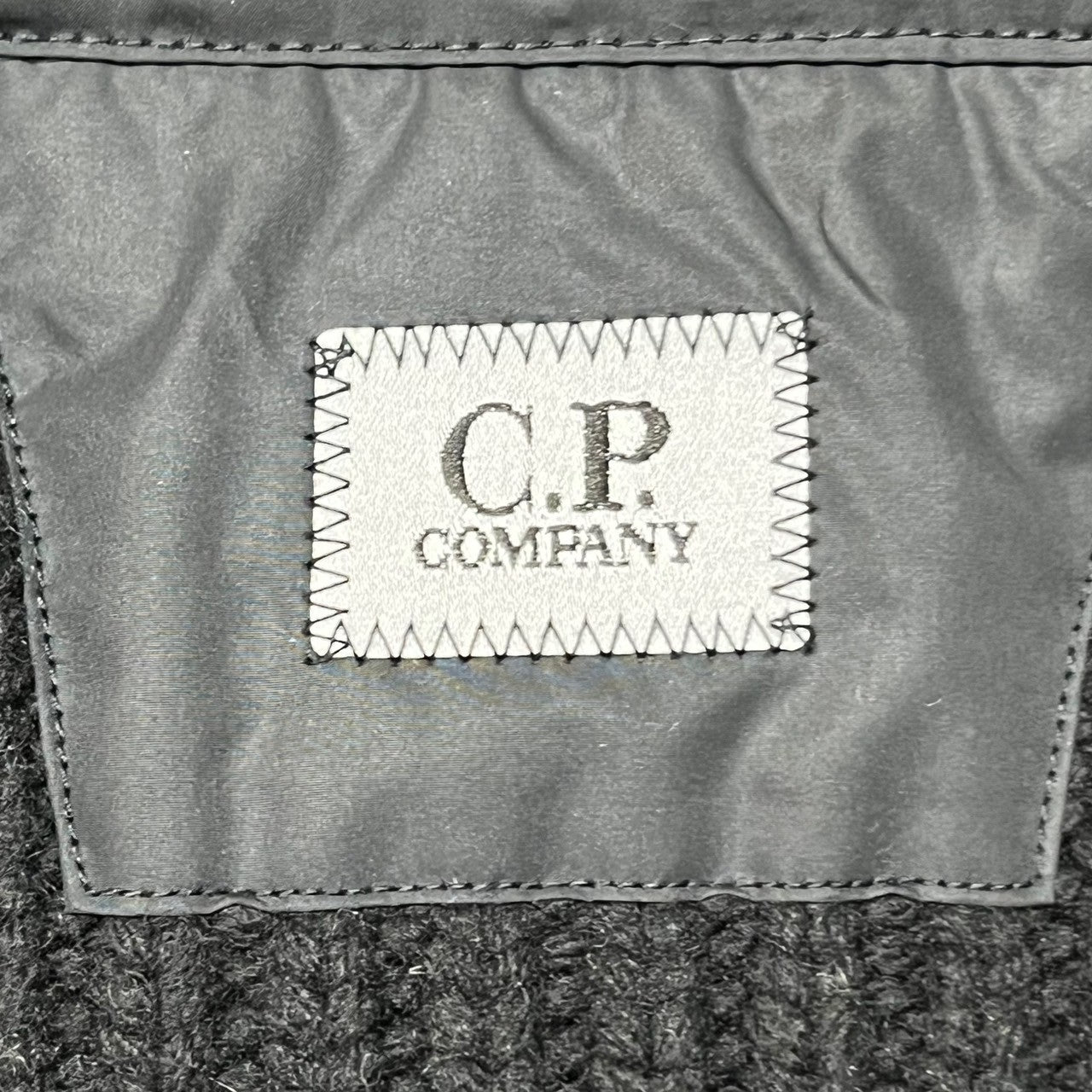 C.P.COMPANY(シーピーカンパニー) goggle knit jacket ゴーグル ニット 切替 ジャケット マウンテンパーカー 03CMKN067A 46(M程度) ブラック