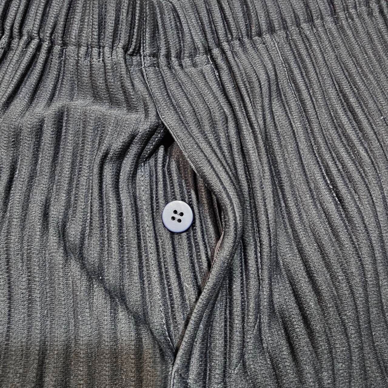 HOMME PLISSE ISSEY MIYAKE(オムプリッセイッセイミヤケ) BASICS pleated tapered  pants/ベーシックスプリーツテーパードパンツ HP55JF153 SIZE 2(M) ネイビー